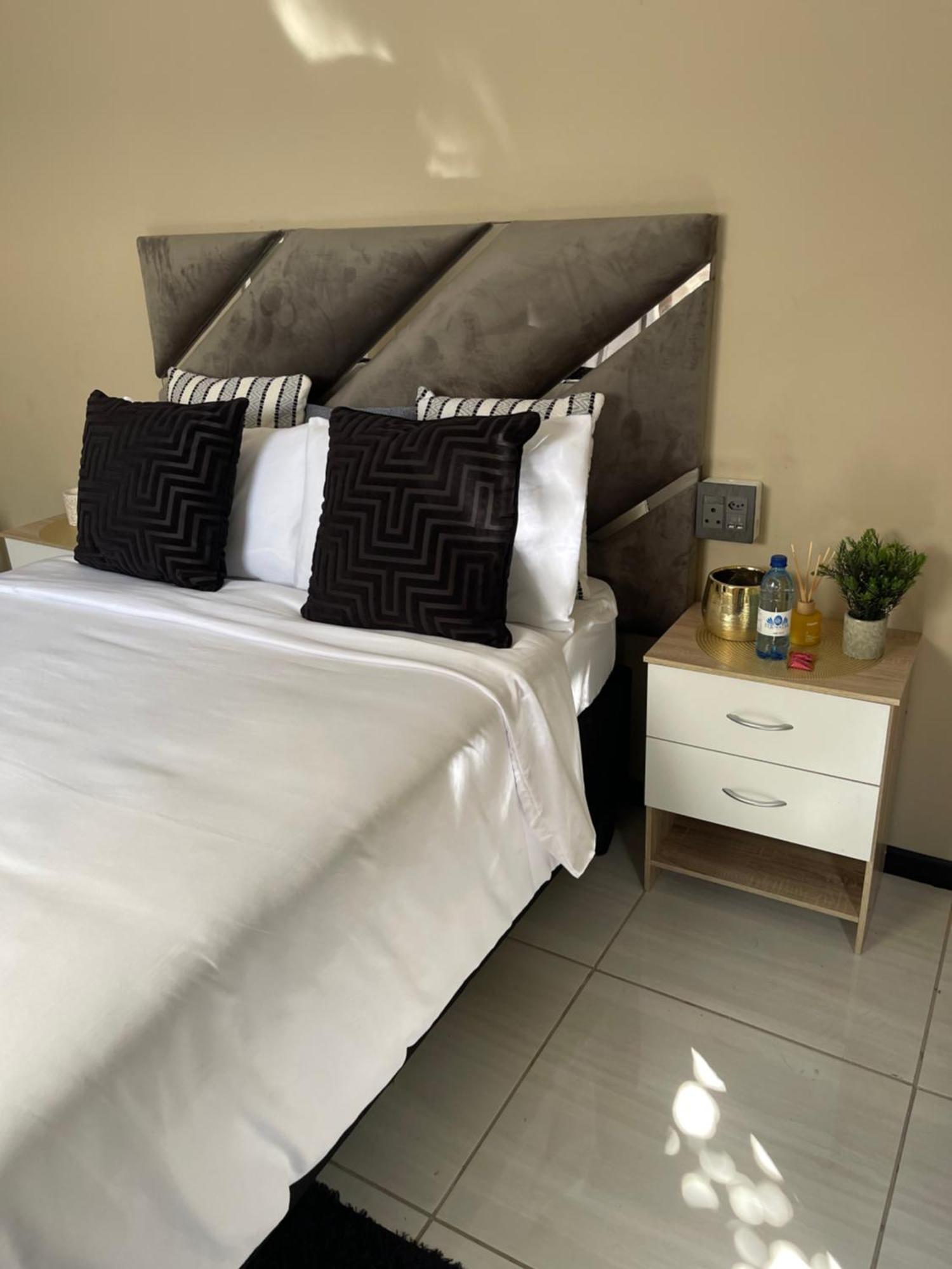 Sgele Guesthouse & Events Vryheid Esterno foto